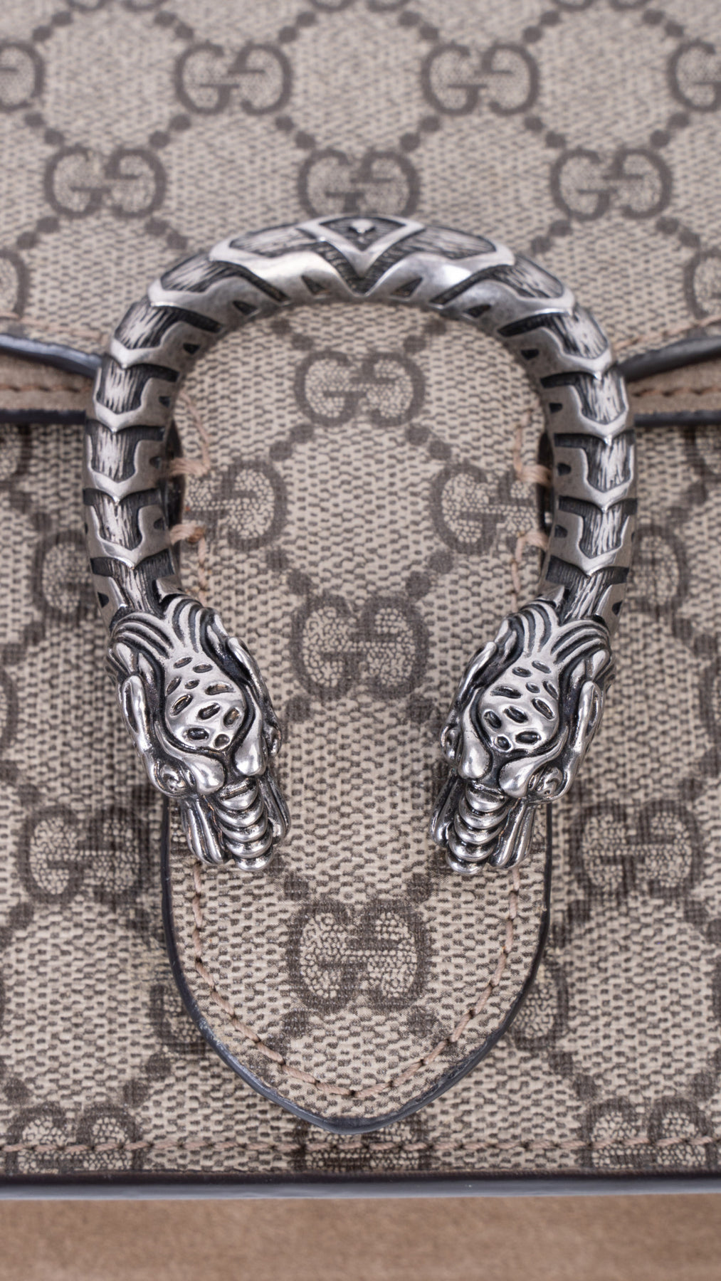 Gucci Dionysus GG Supreme Axelväska - Grå