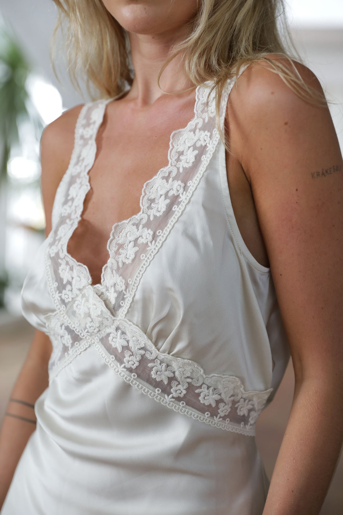 Lilou Satin Top - Creme