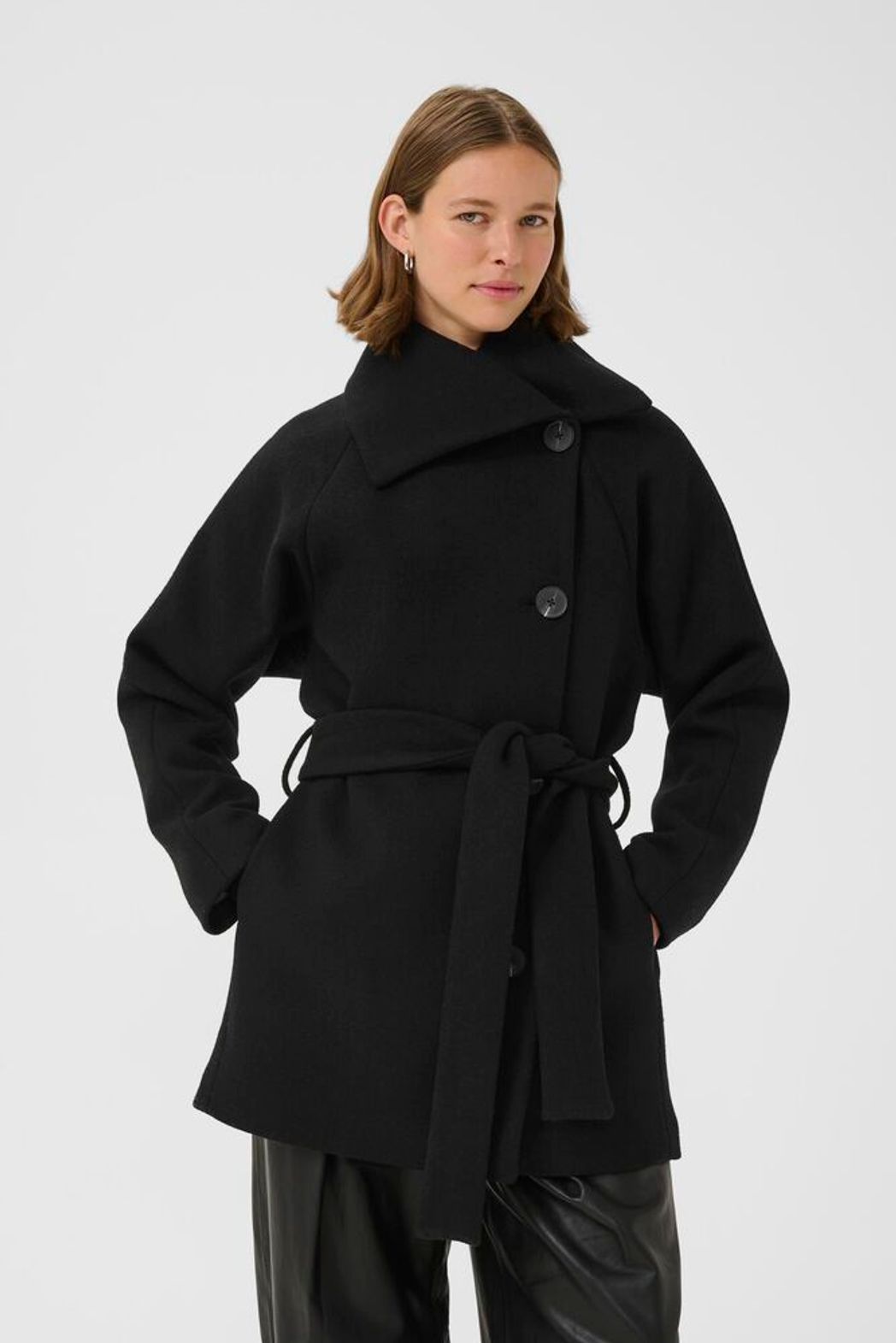 YunahIW Collar Coat - Black