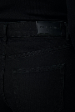 Taylor - Black