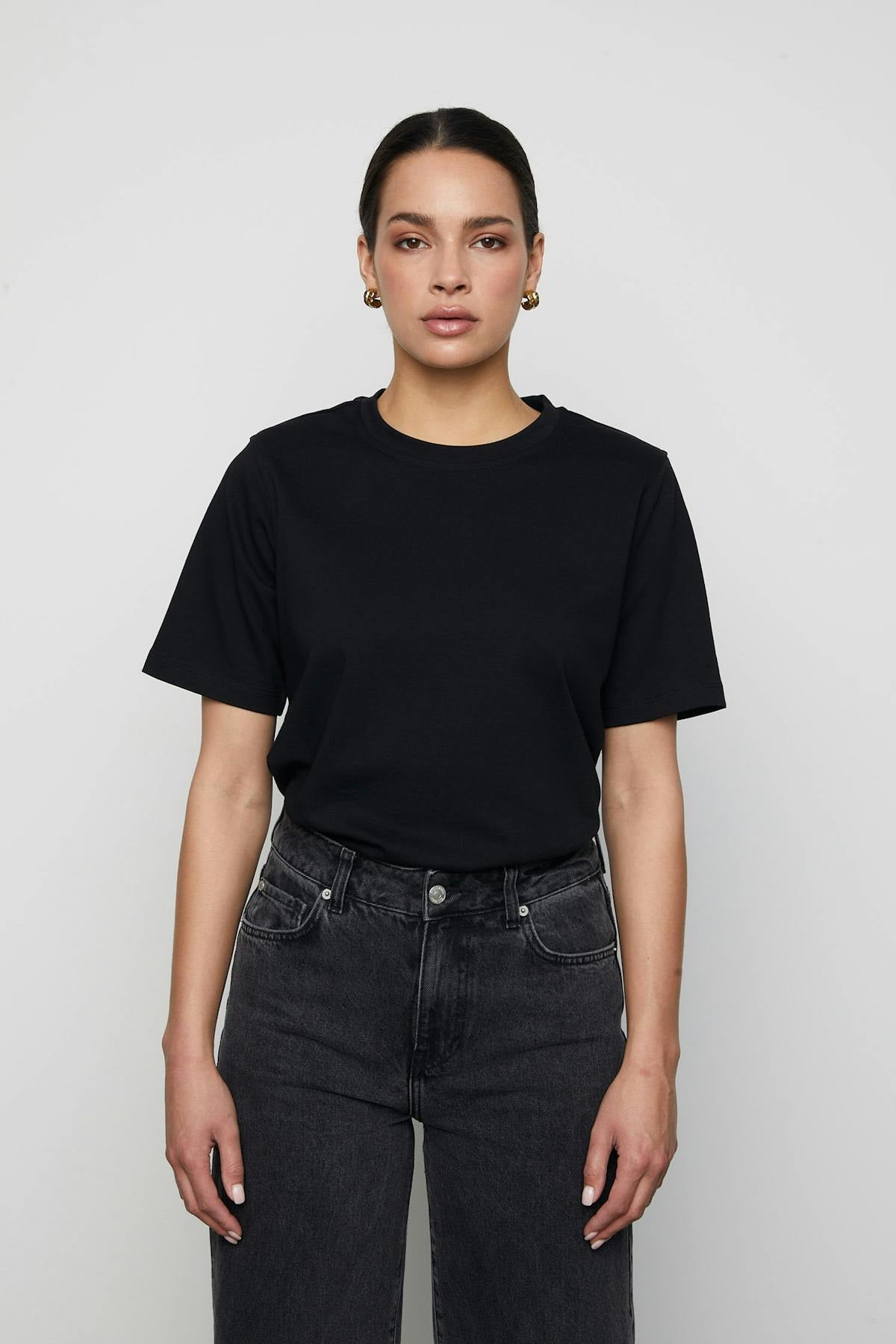 Elo Shoulder Pad Tee - Svart