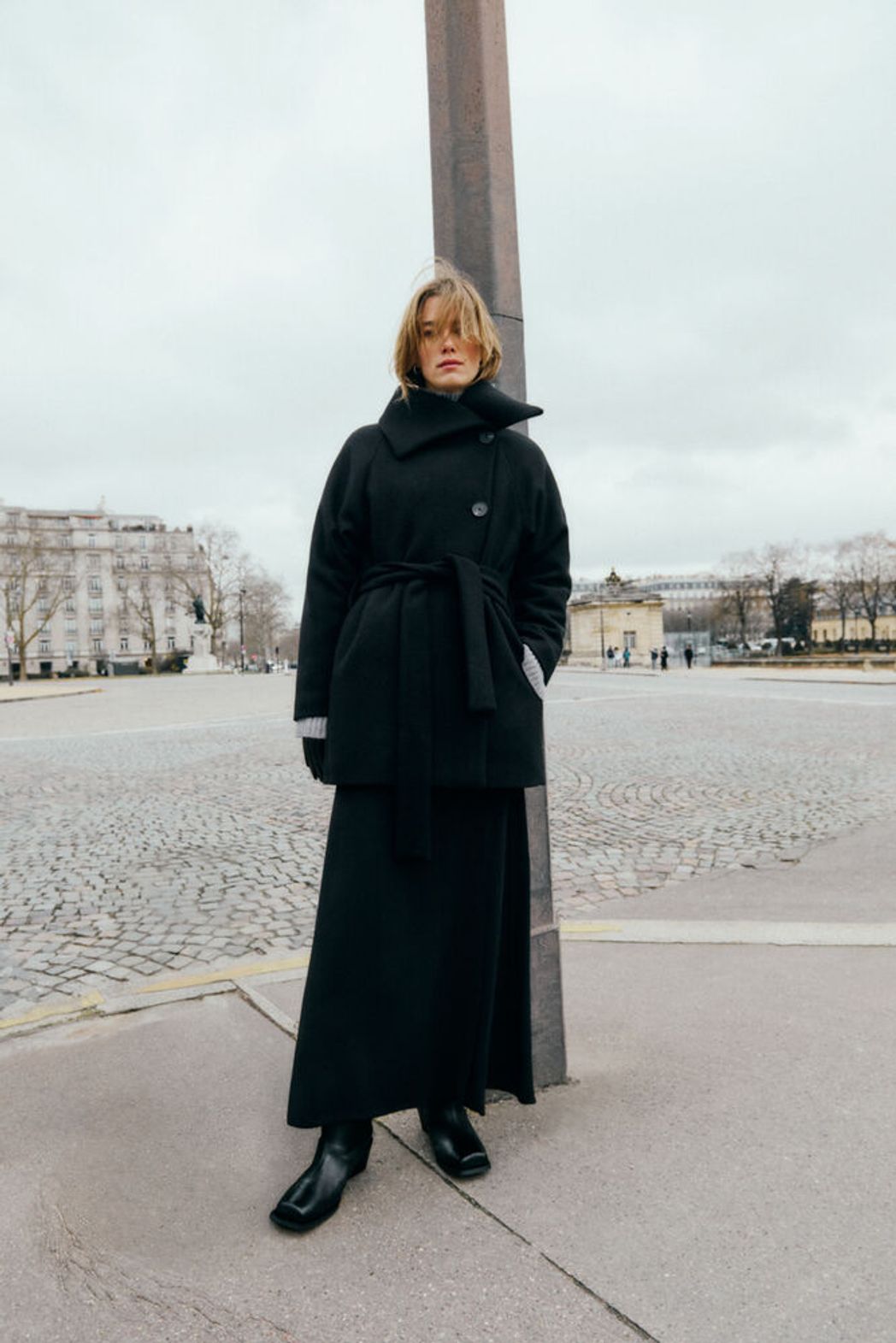 YunahIW Collar Coat - Black
