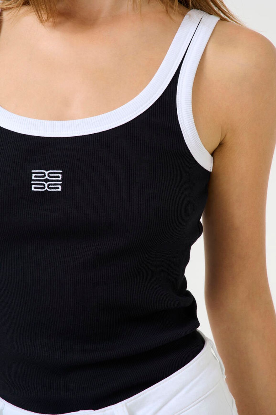 GZdrew Contrast Logo Top - Svart
