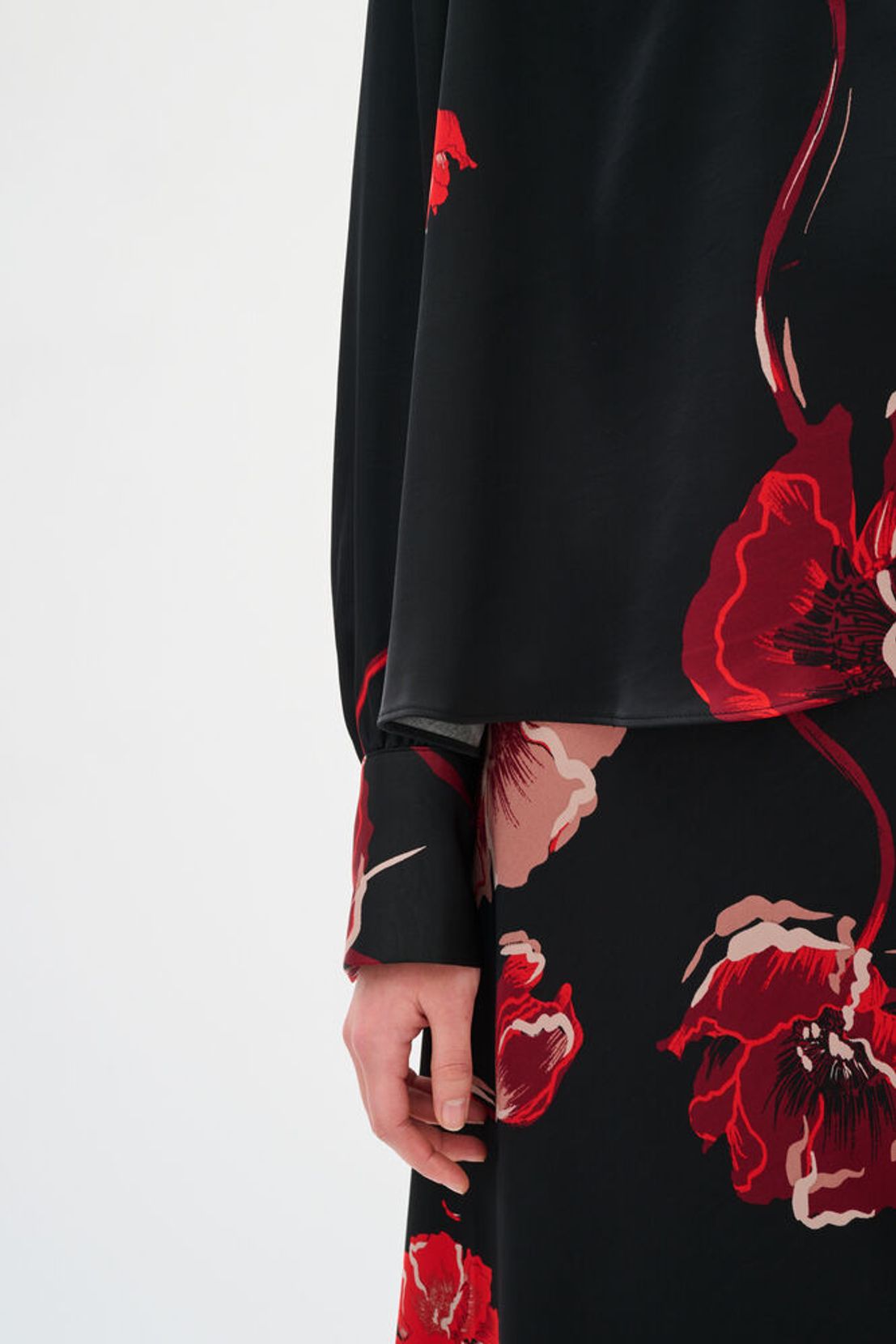 DawnIW Blouse - Black Poppy Rose