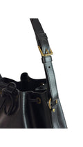 Louis Vuitton Noé Epi Gm Shoulder Bag - Black