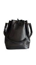 Louis Vuitton Noé Epi Gm Shoulder Bag - Black