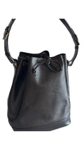 Louis Vuitton Noé Epi Gm Shoulder Bag - Black