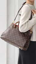 Louis Vuitton Pallas Monogram Cerise Axelväska - Brun
