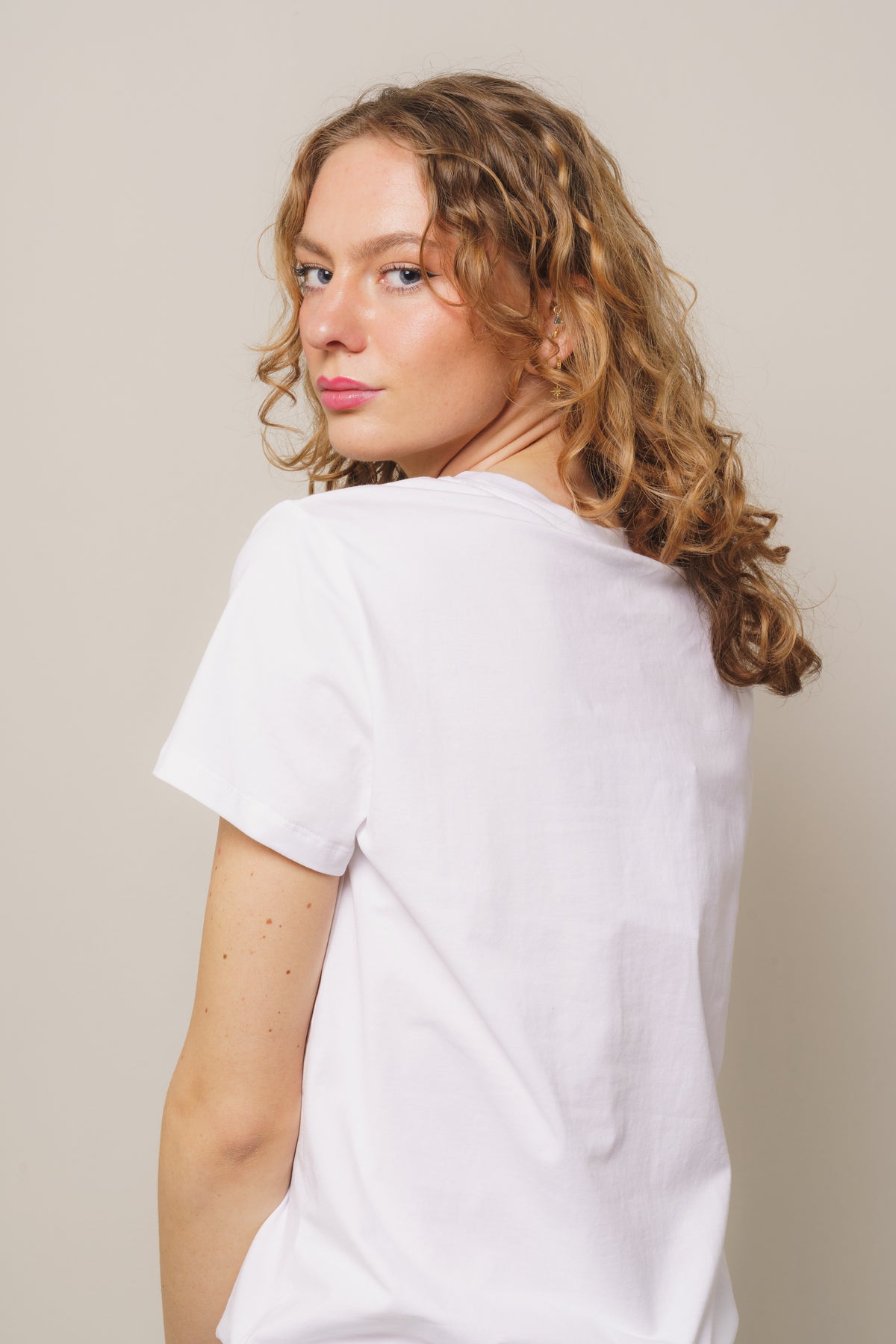 Coco Signature Tee - Whitewalnu