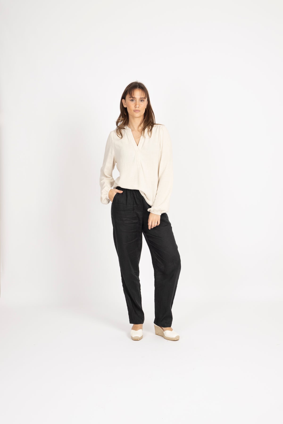 Viva Ls V-Neck Top - Sandshell