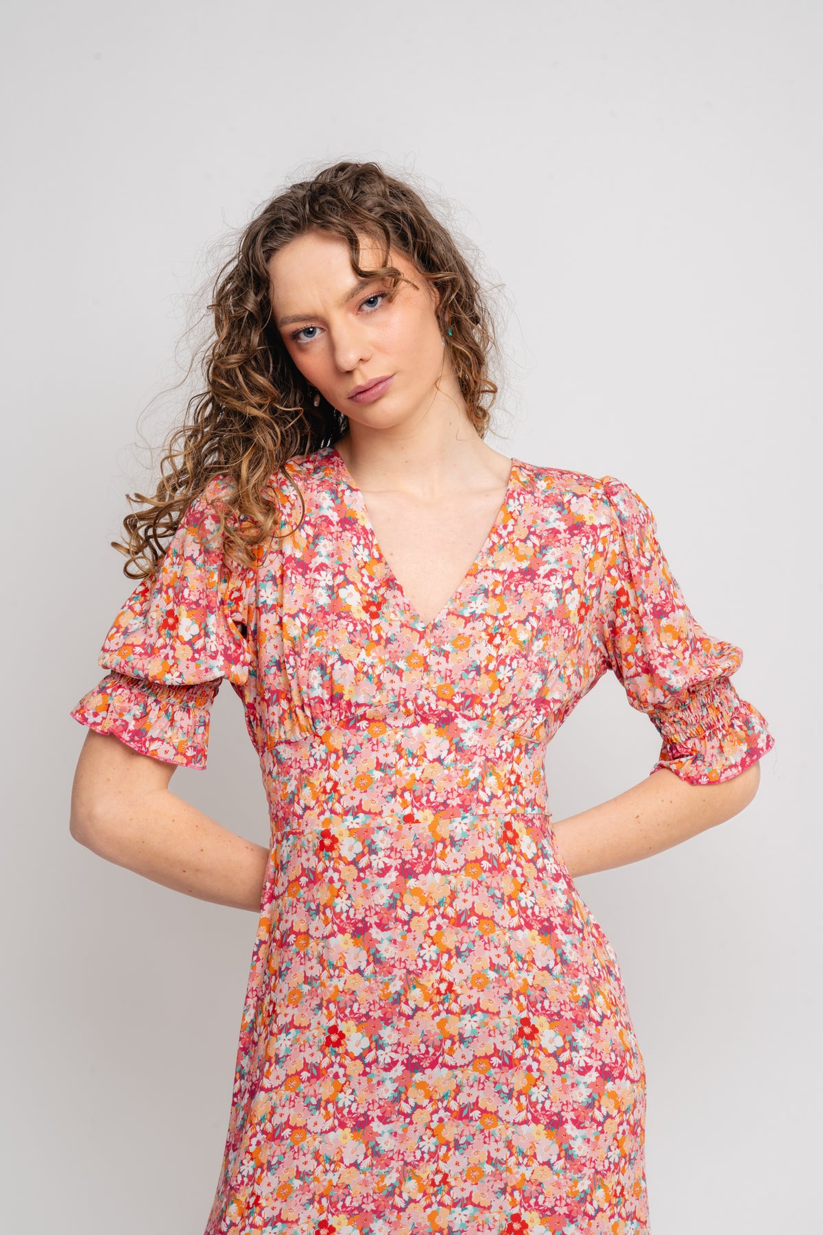 Koko Dress Long Open Back Short Sleeves - Red Flower