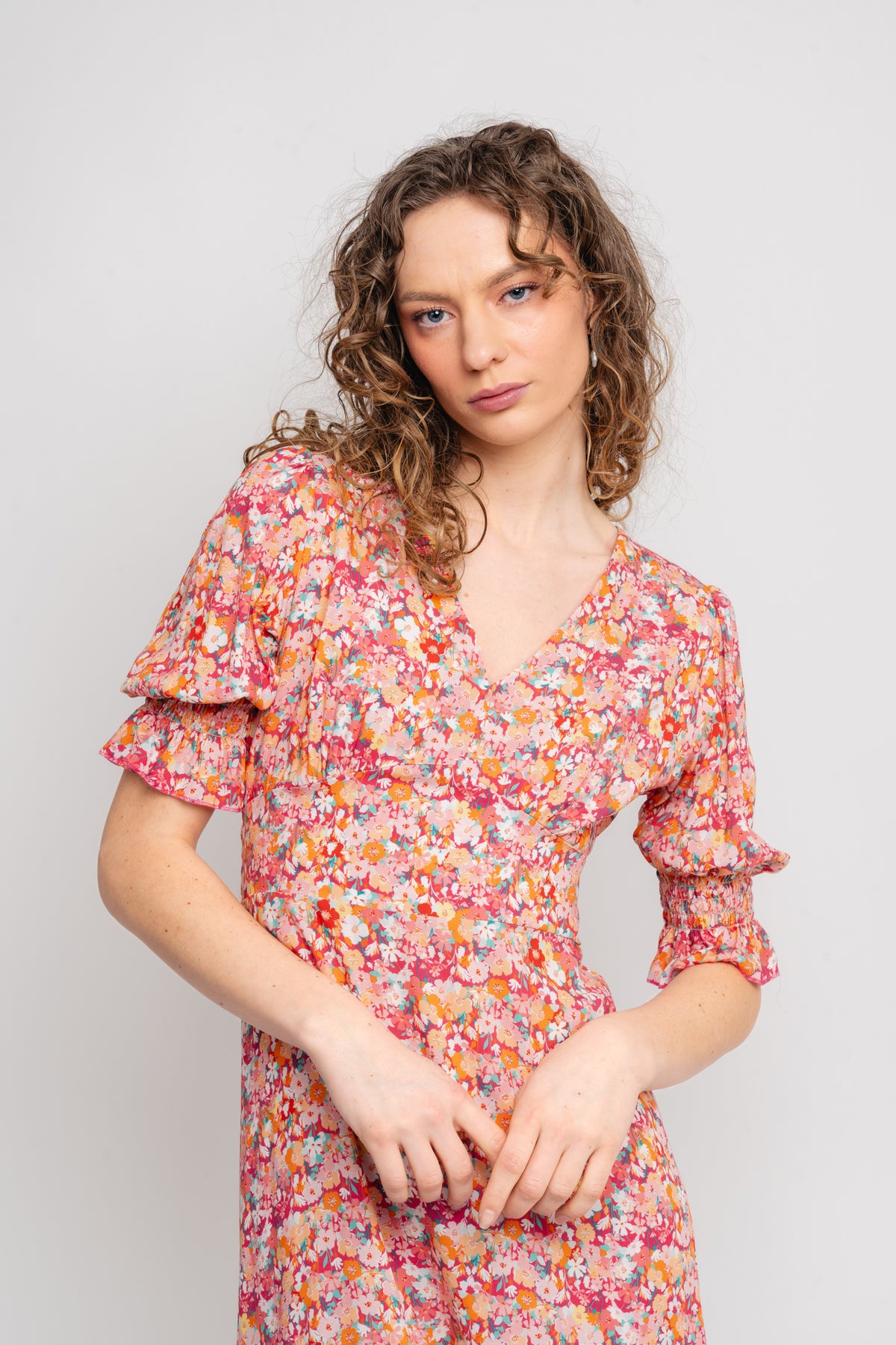 Koko Dress Long Open Back Short Sleeves - Red Flower