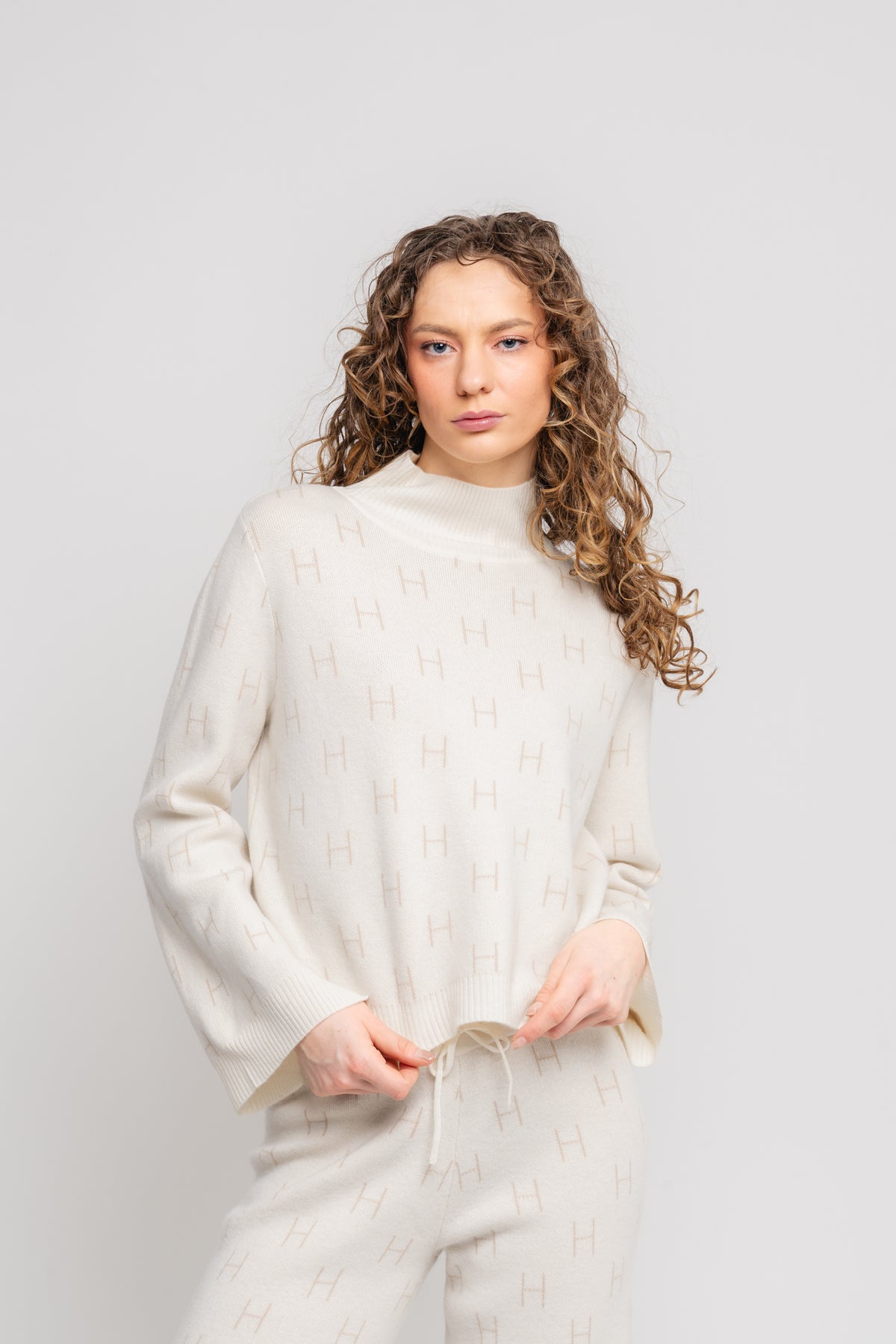 Linda Sweater - White