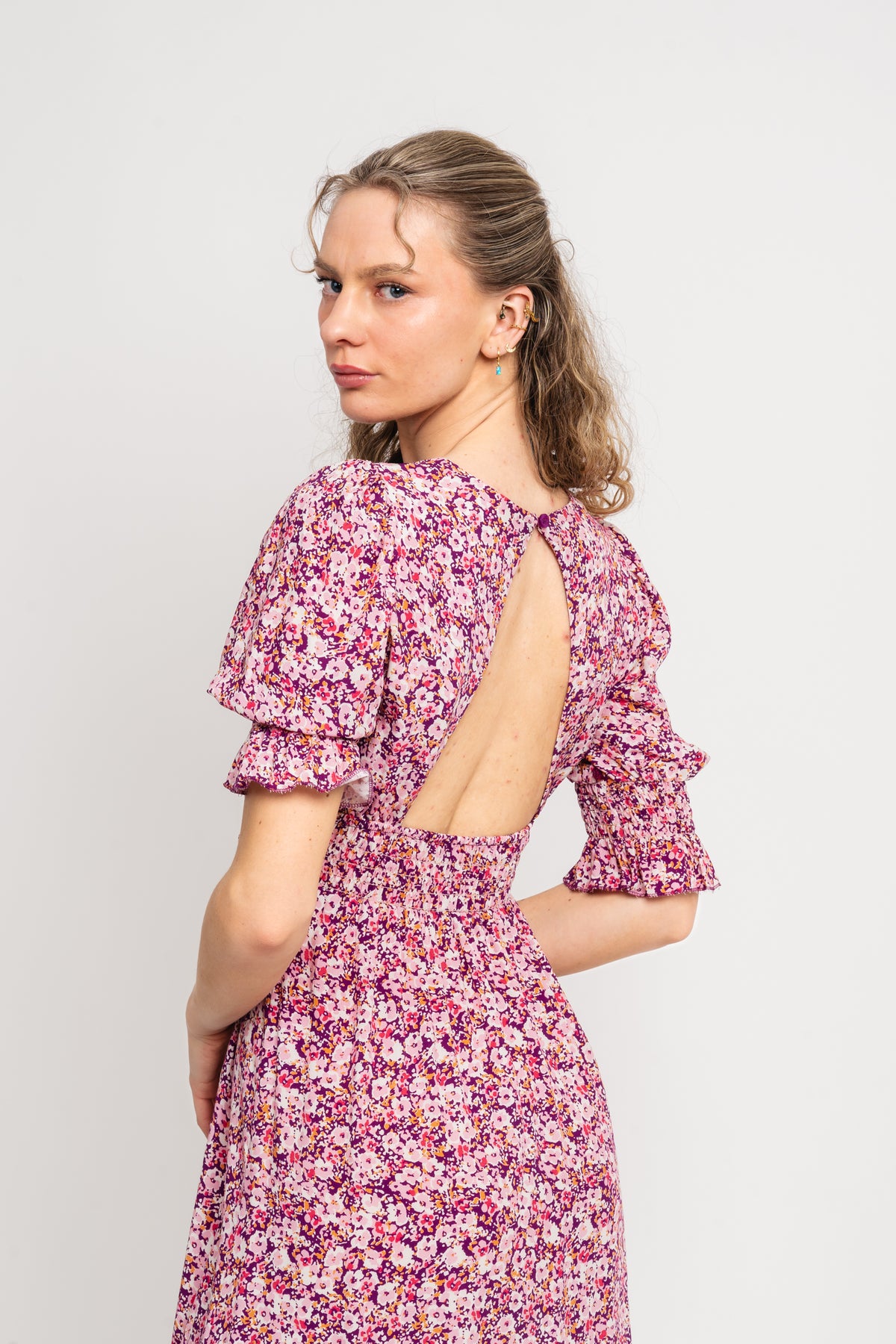 Koko Dress Short Open Back Short Sleeves - Lilac Bordeaux Big Flower