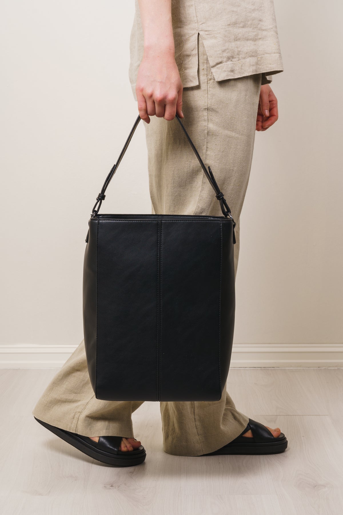 Casset Structure - Abstract Black