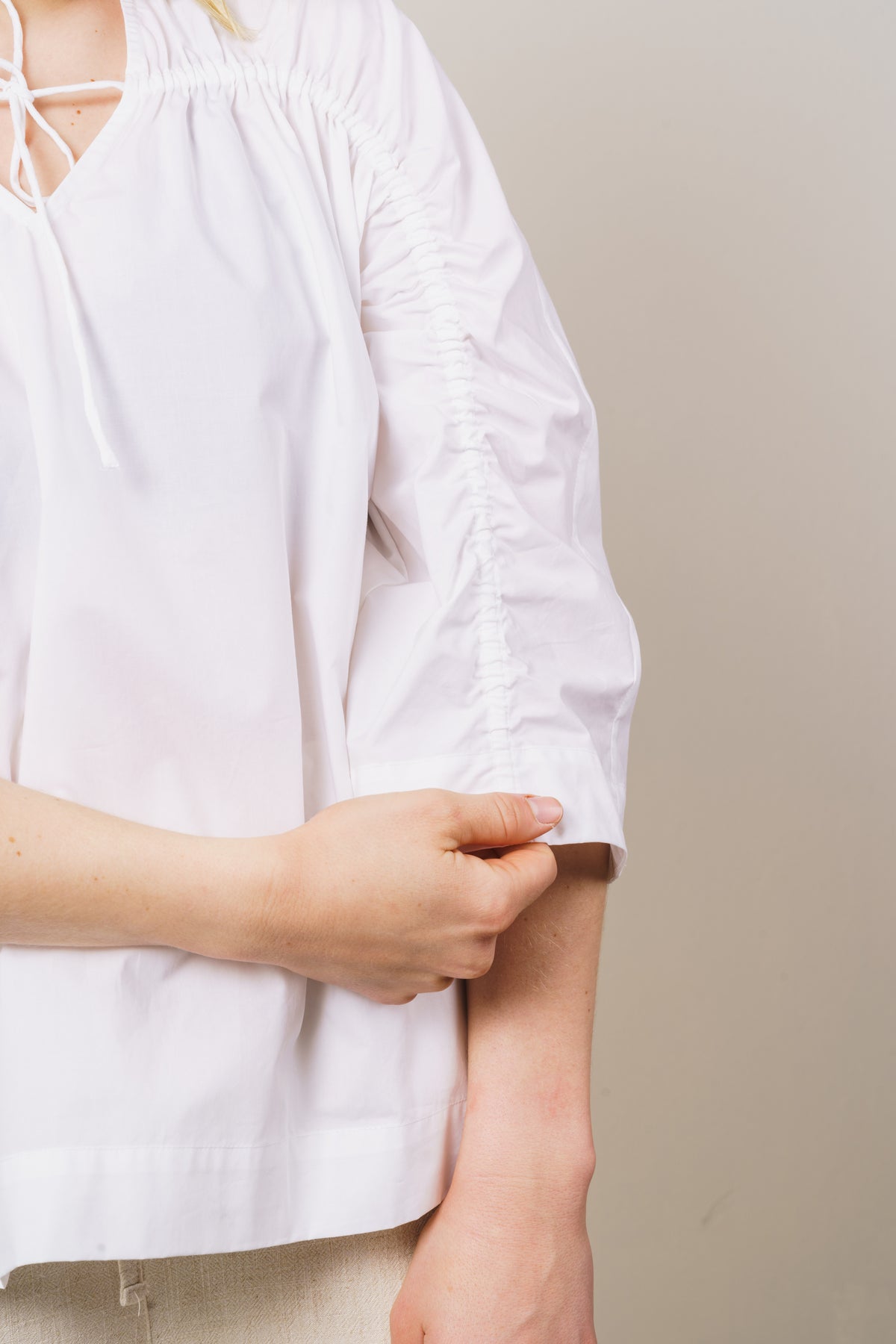 Bradie 3 - White