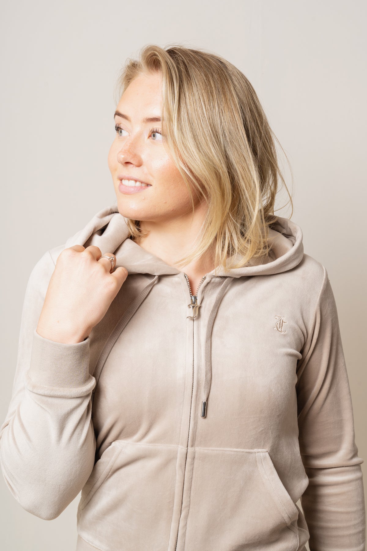 Juicy Couture Robertson Classic Velour Zip Hoodie - String