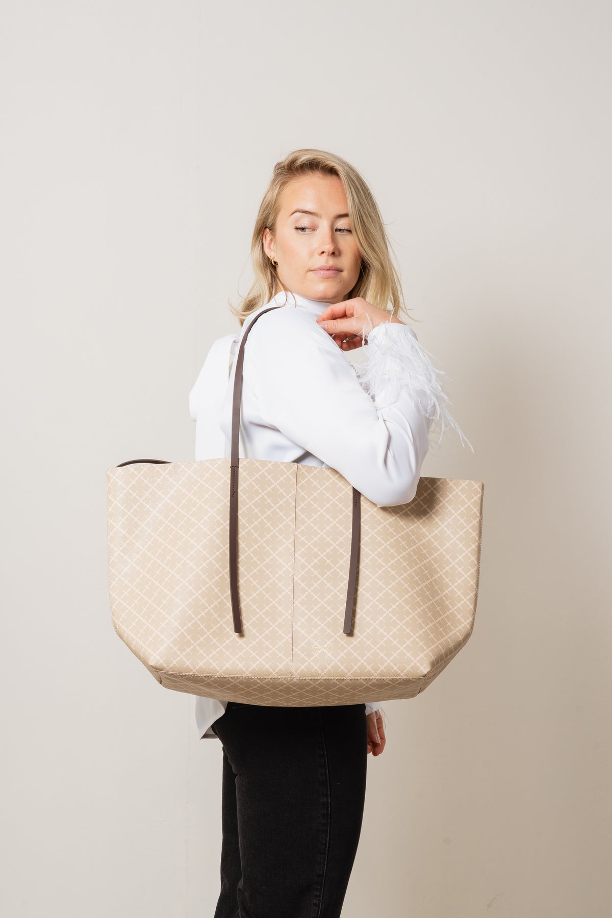 Abi Printed Tote Bag - Feather