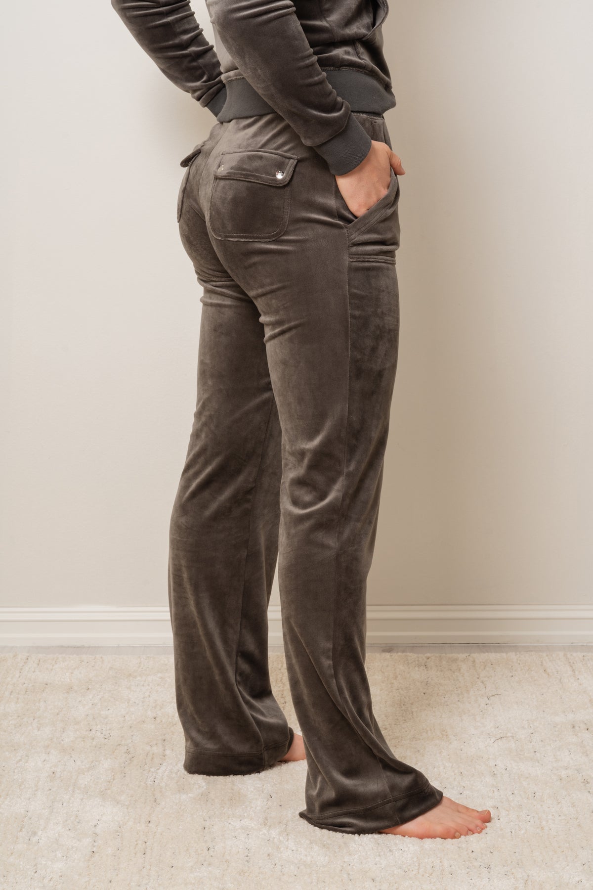 Del Ray Classic Velour Pant Pocket - Raven Black