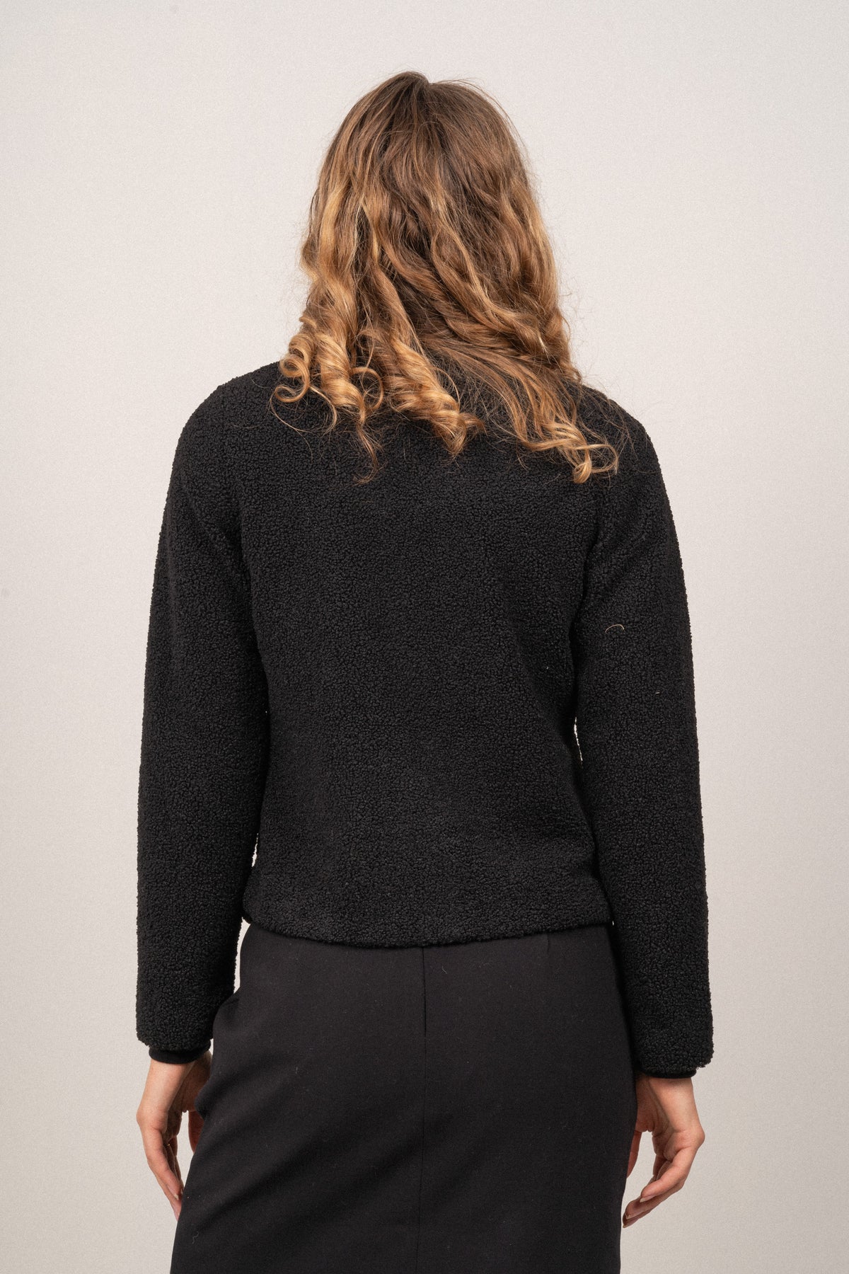 6326 Ovine - Ebony Black