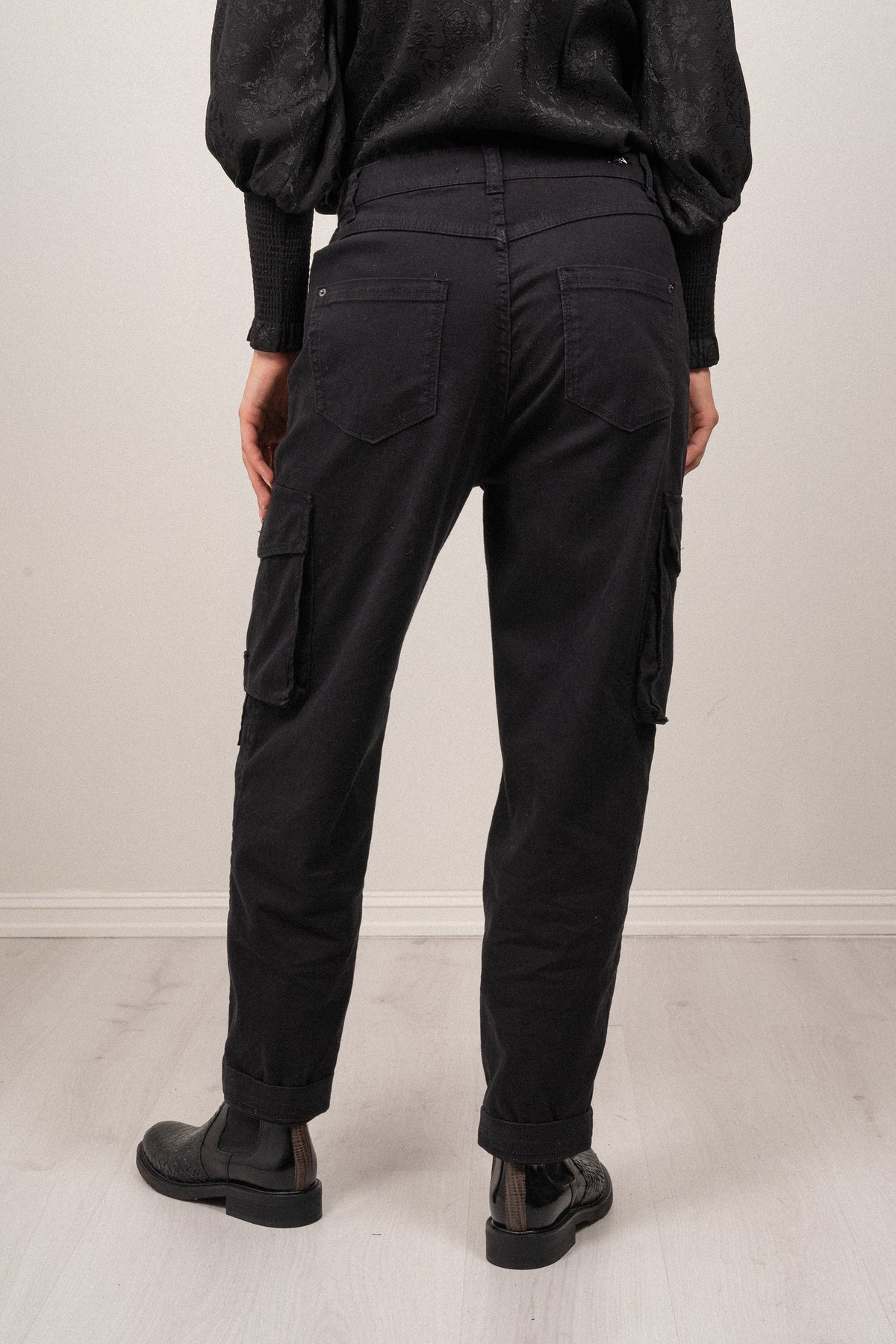Adeline Cargo Pant Regular - Svart