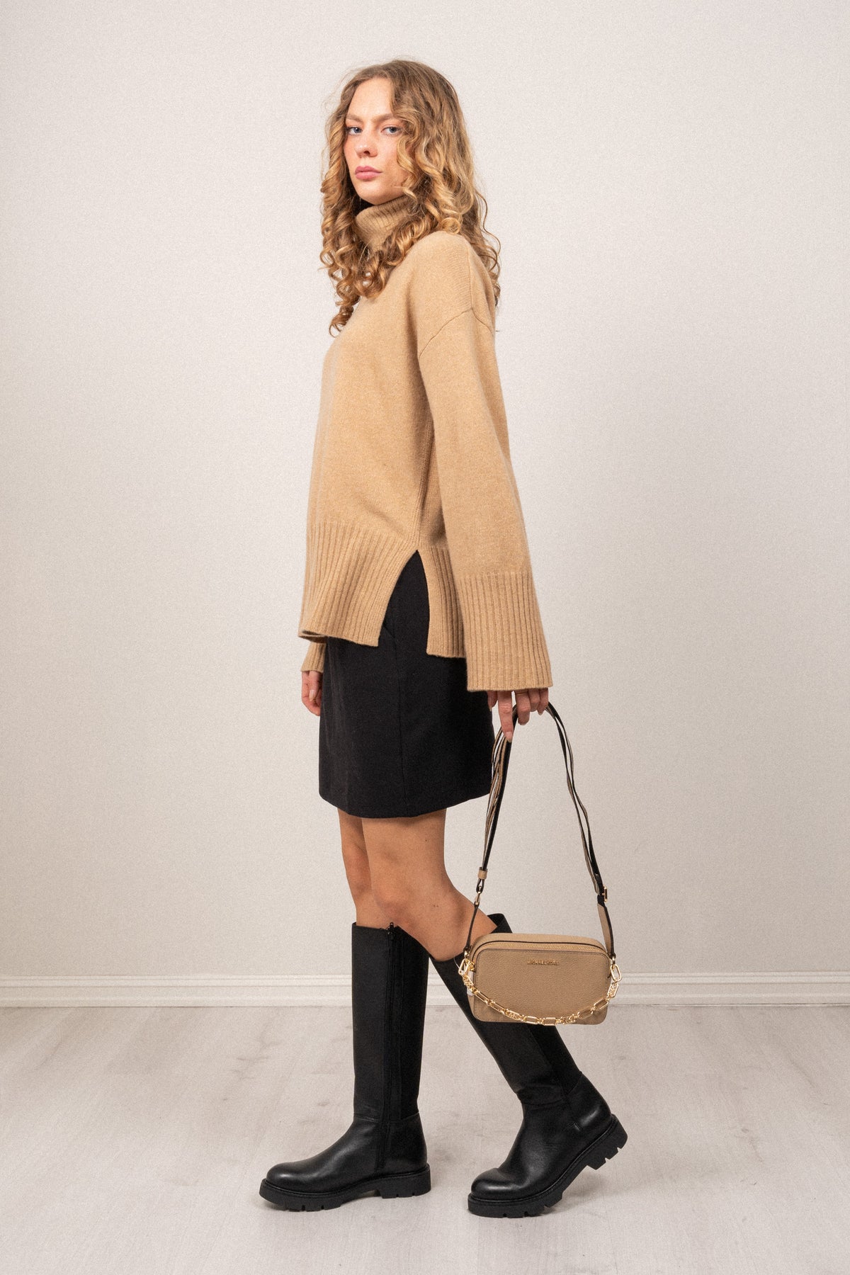 Jet Set Small Pebbled Leather Double Zip Camera Bag - Camel Multi