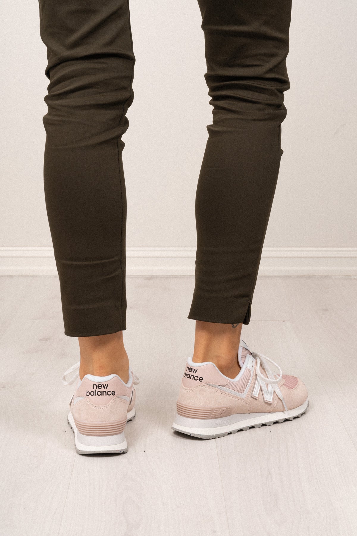 574 - Alpha Pink U574FPP