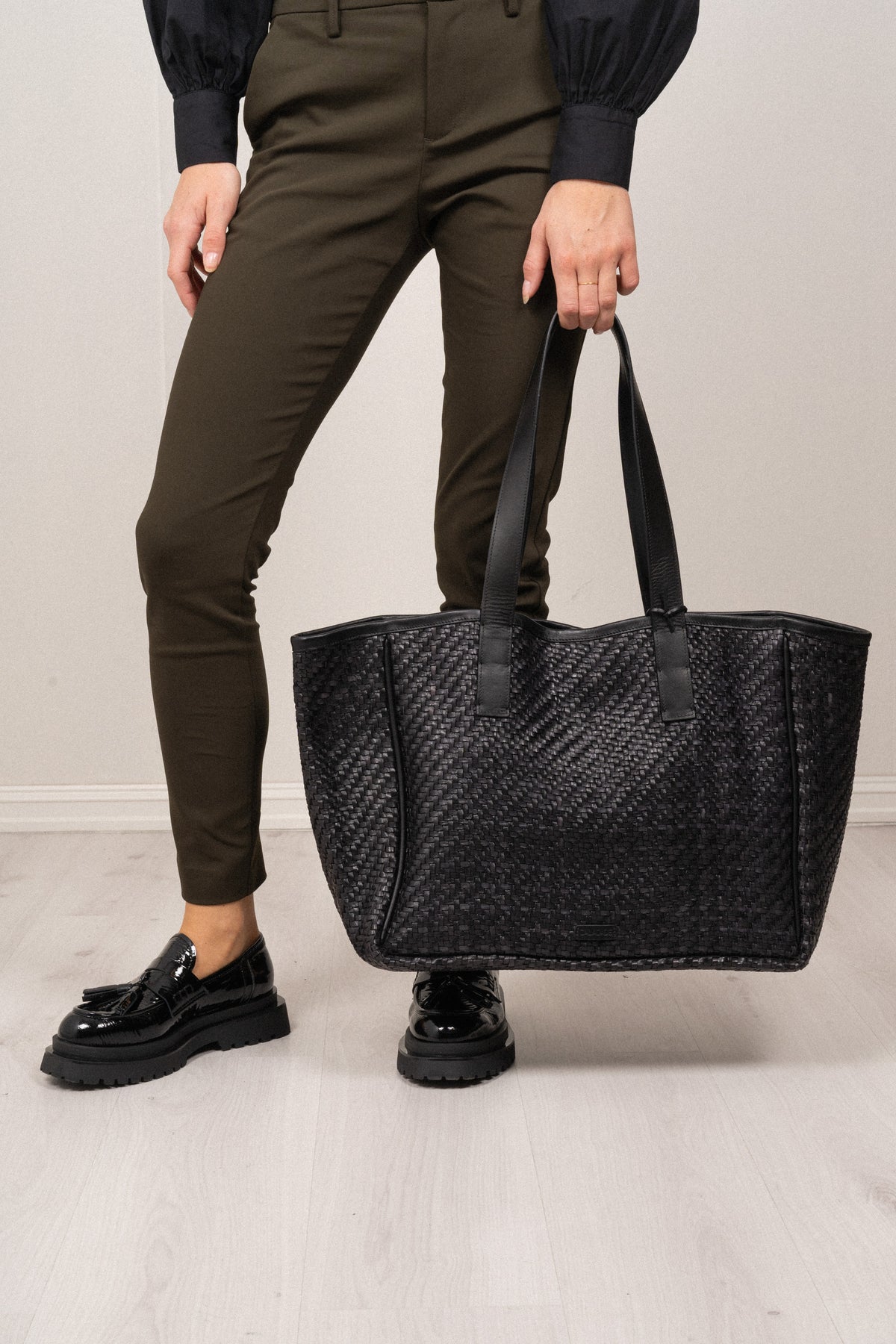 Chia - Black Twill