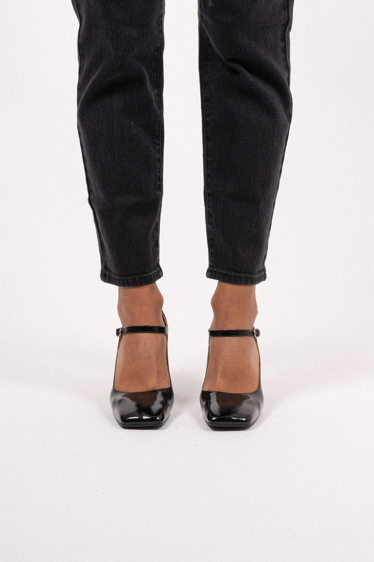 A5582 - Black Naplack
