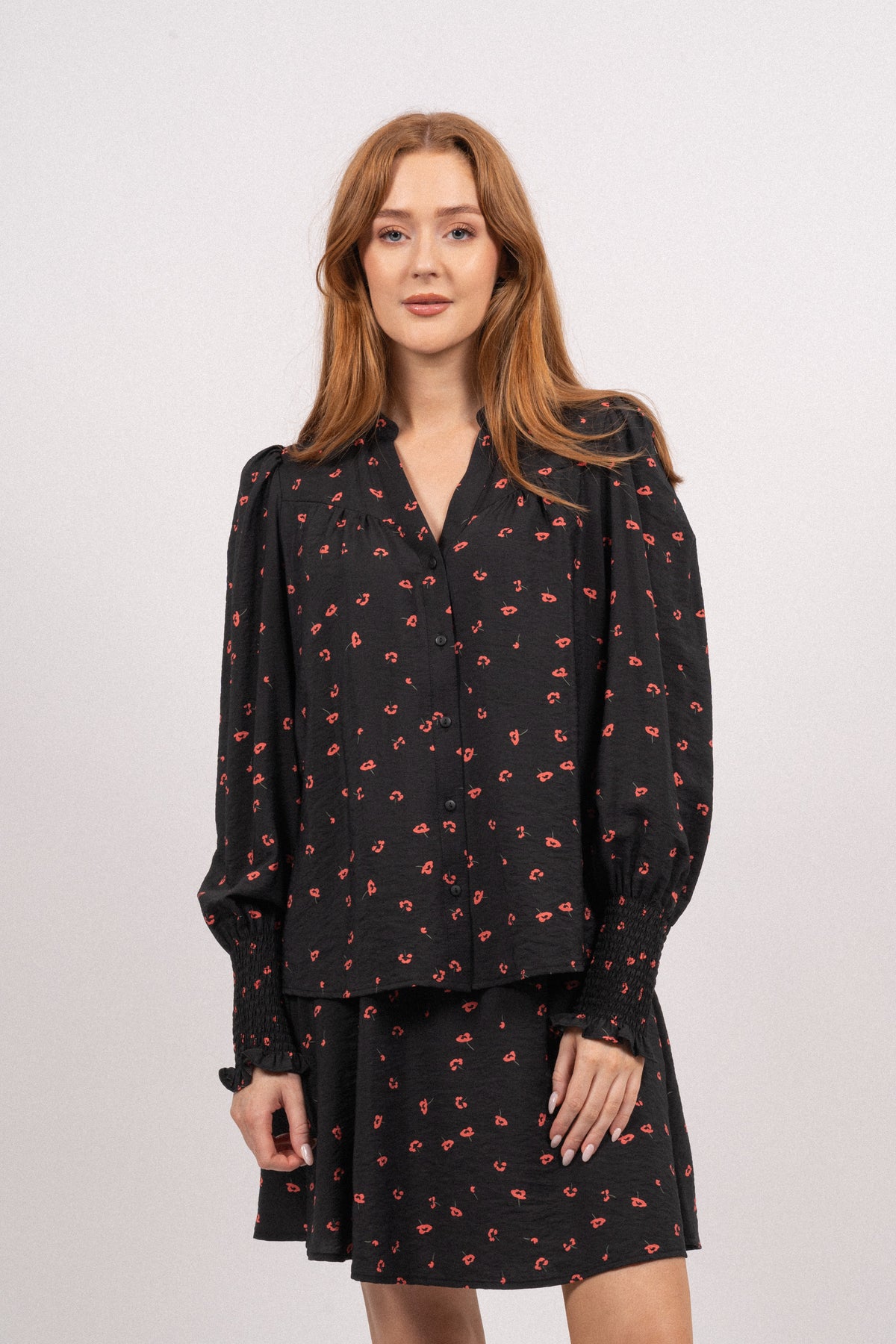 Vinaya Ladonna Shirt Aop - Black Flower