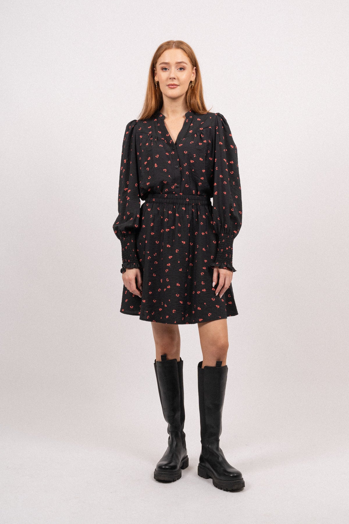 Vinaya Ladonna Shirt Aop - Black Flower