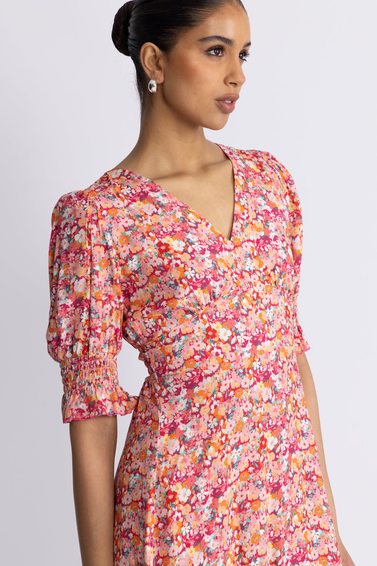 Koko Dress Short Open Back Short Sleeves - Red Flower