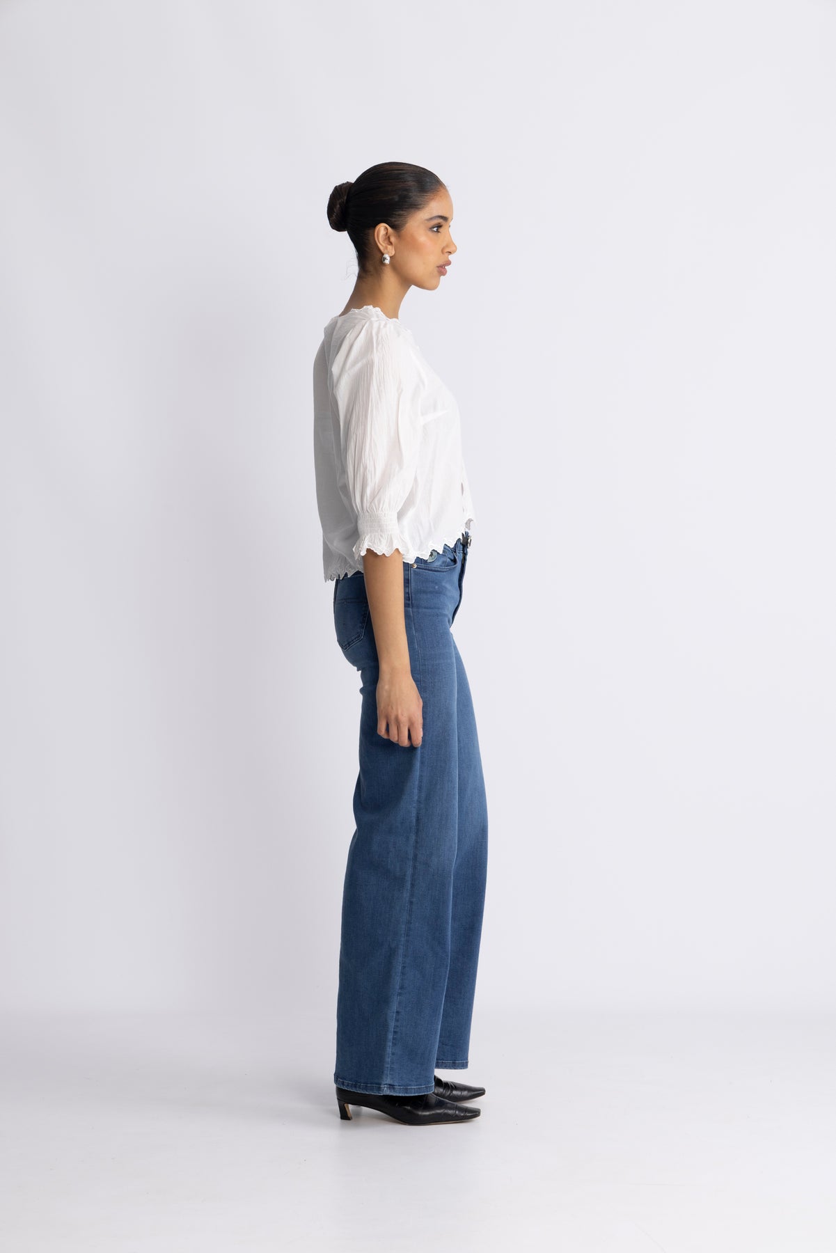 Gemmacc Embroidery SS Shirt - Vit