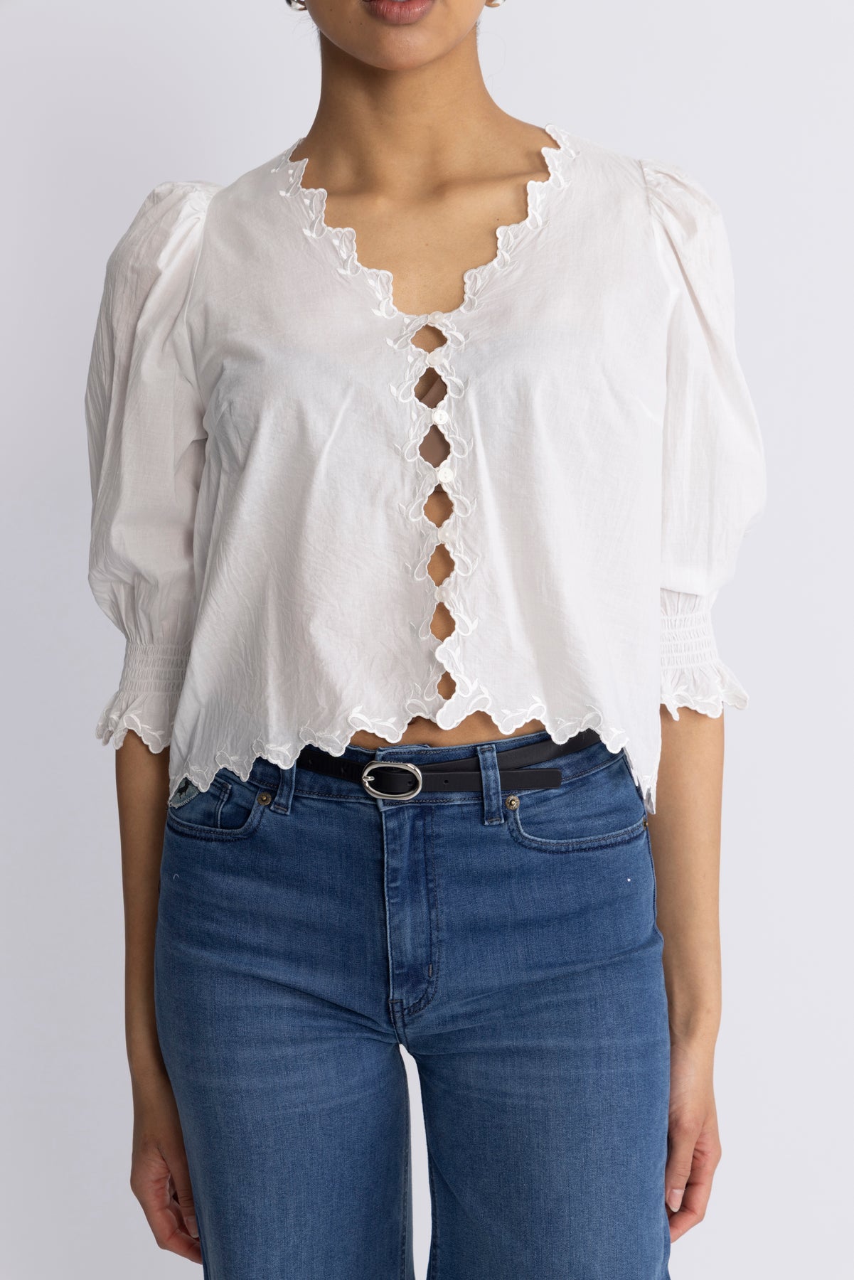Gemmacc Embroidery SS Shirt - Vit