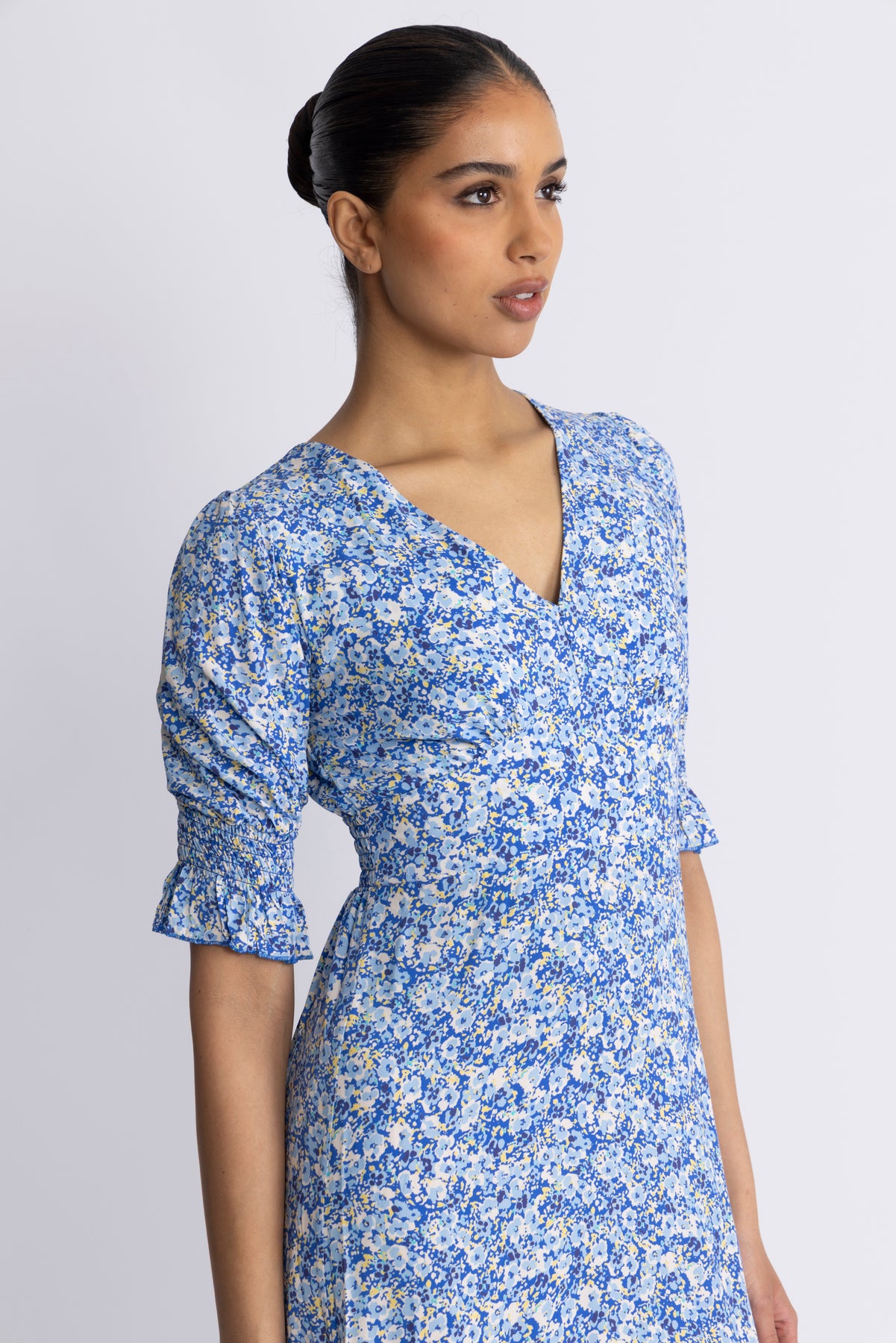 Koko Dress Long Open Back Short Sleeves - Sky Blue Flower