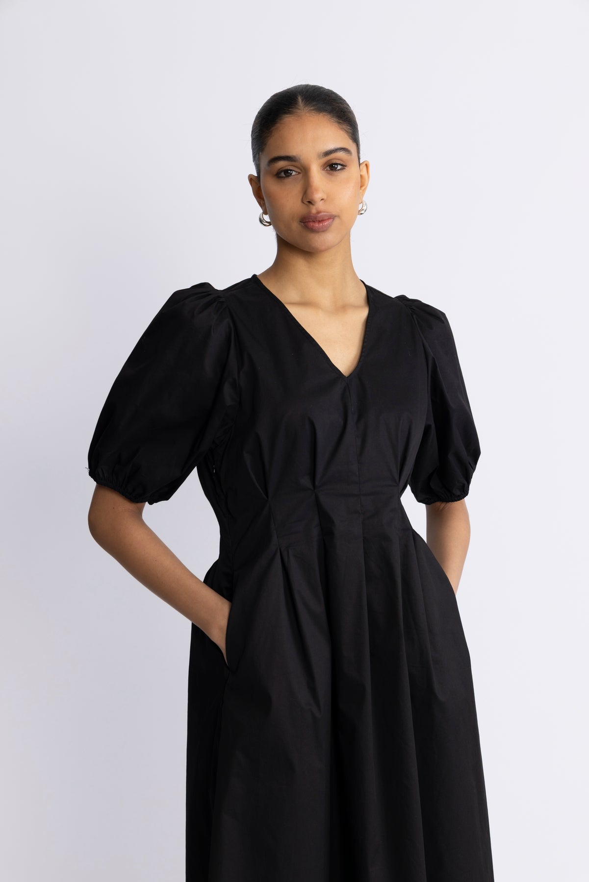 Poppycc Pleat Dress - Svart