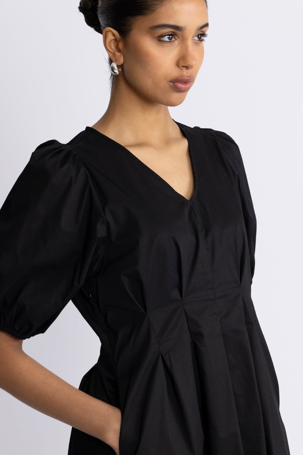 Poppycc Pleat Dress - Svart