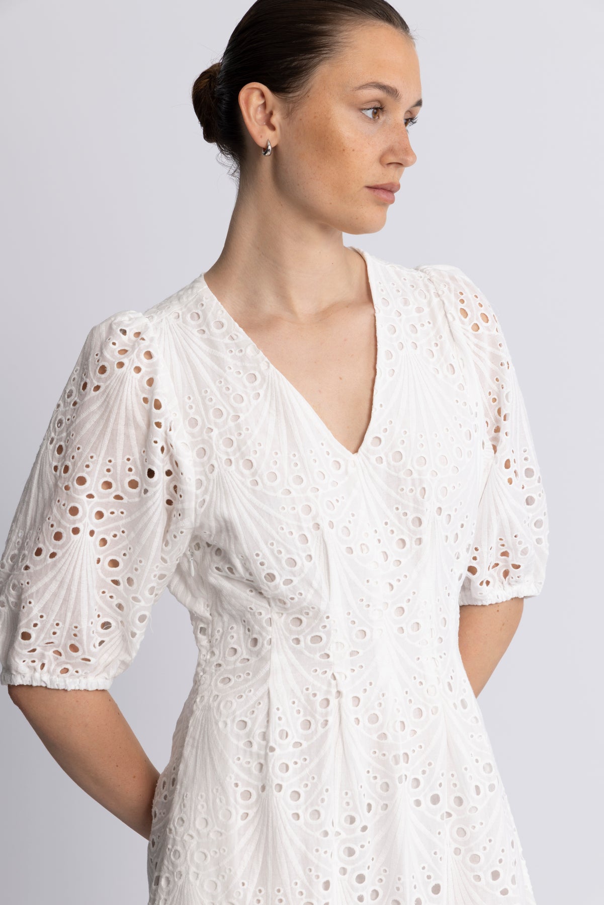Nayacc Anglaise Pleat Dress - Vit