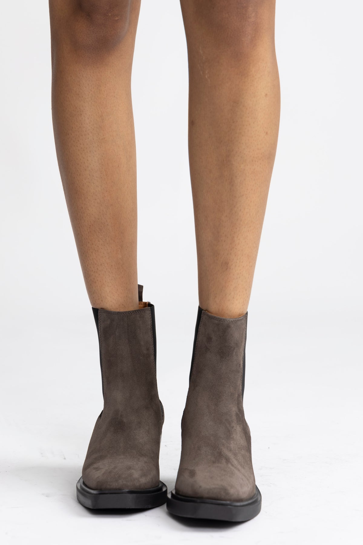 CPH236 Suede - Off Black
