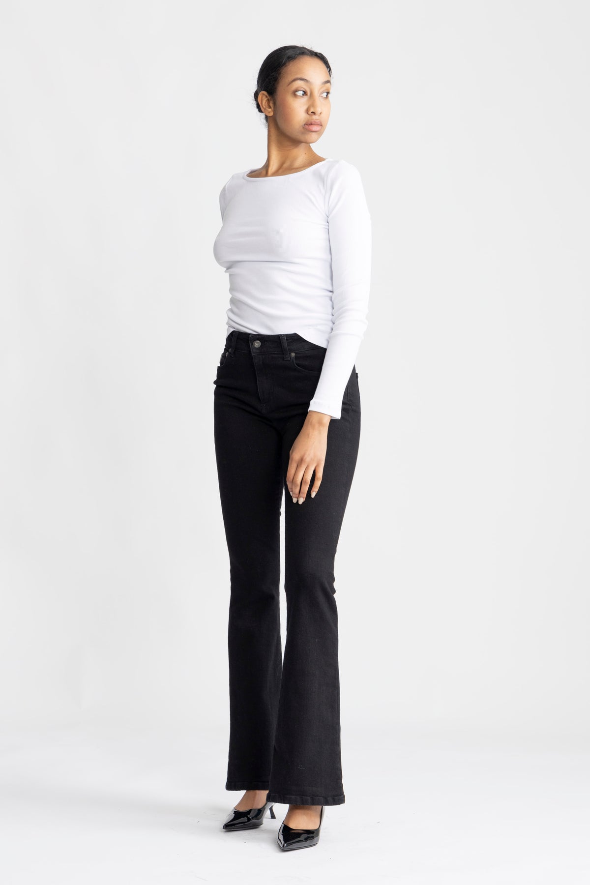 Raval 16 - The Black Caspar - Stone Black
