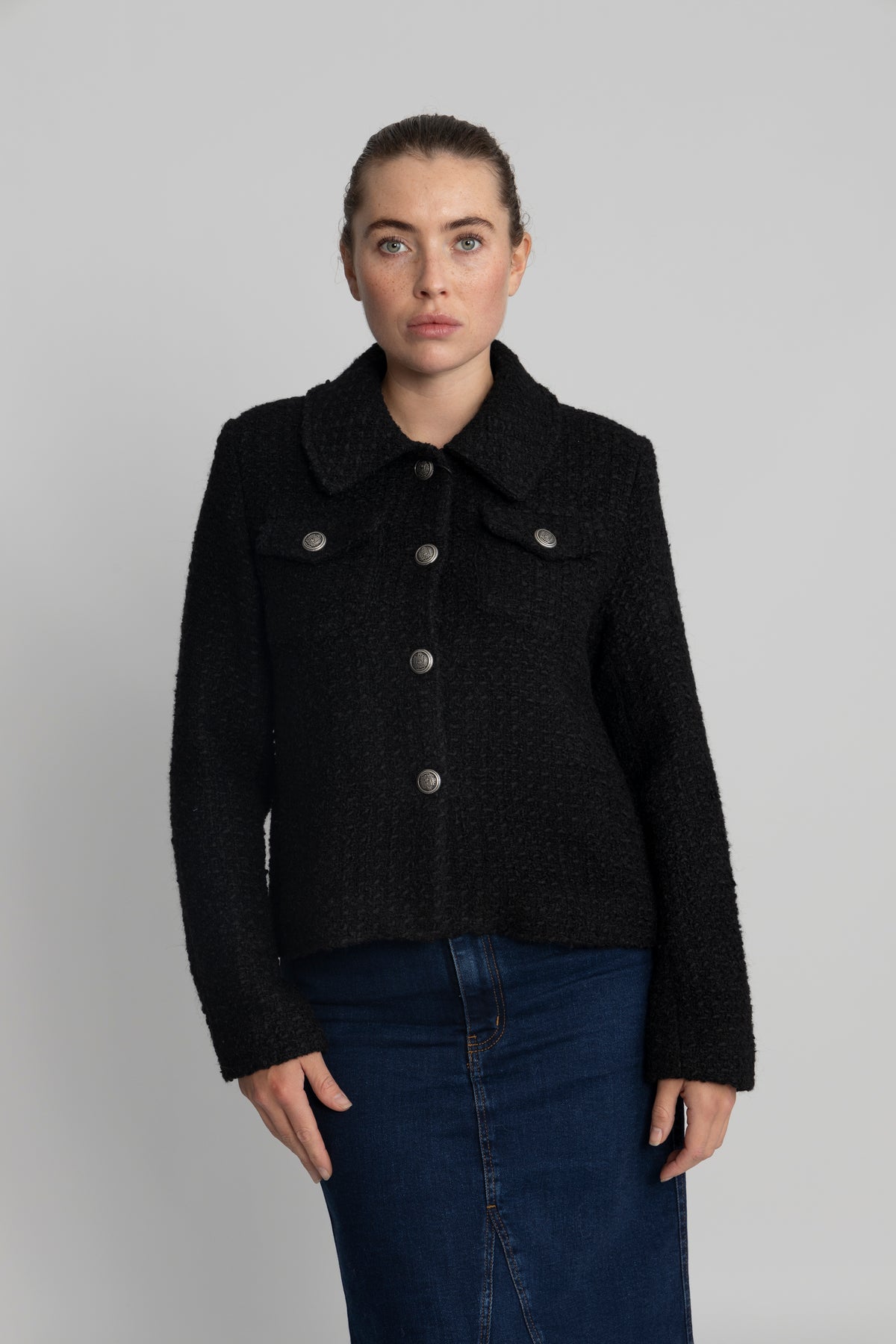 6811 Jandi - Ebony Black