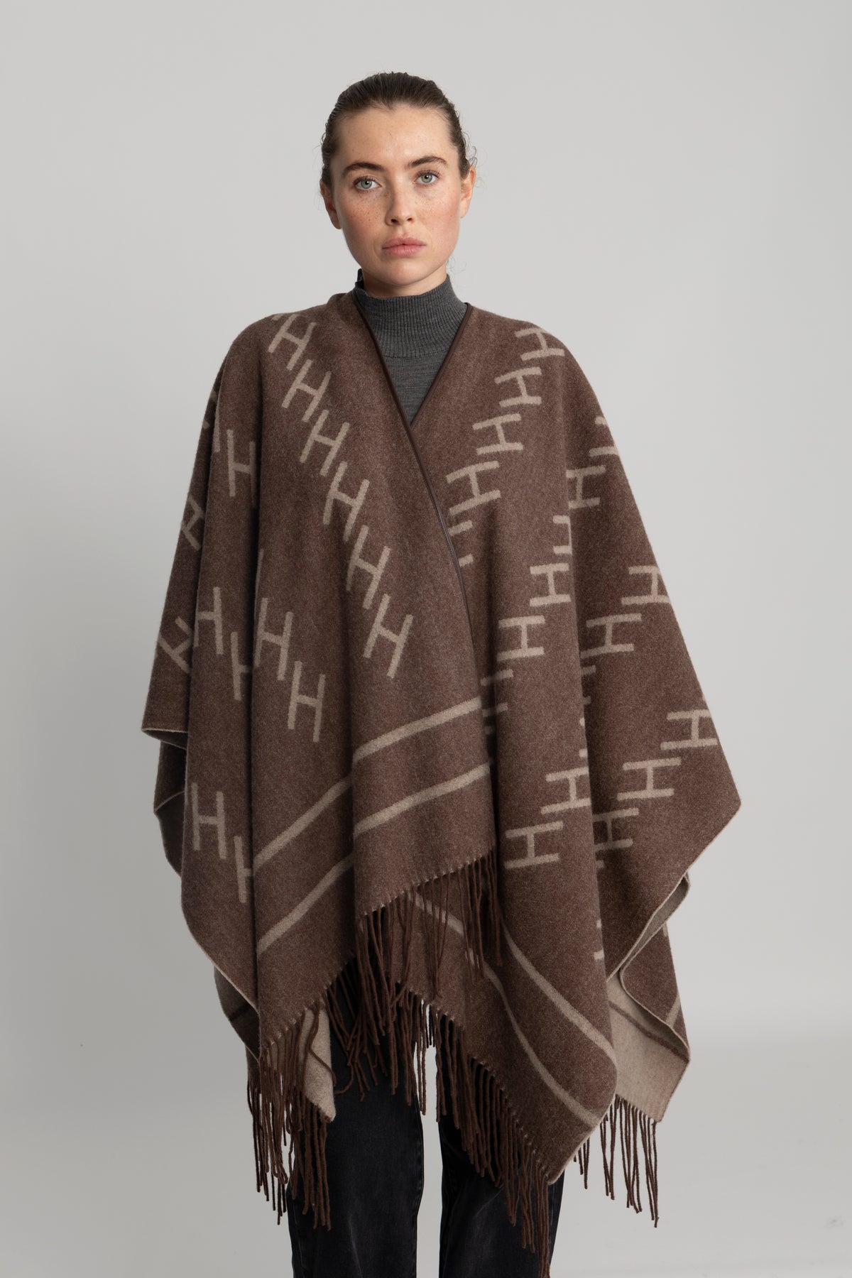 London Shawl - Brown With Beige