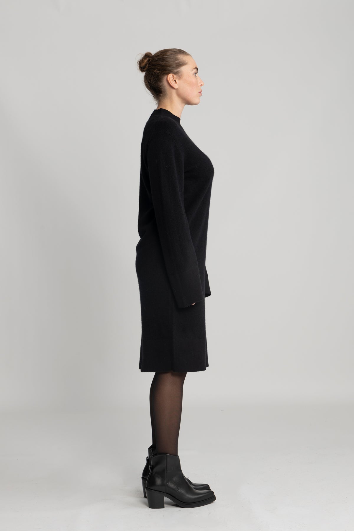 Yasemilie Ls Funnel Knit Dress - Svart