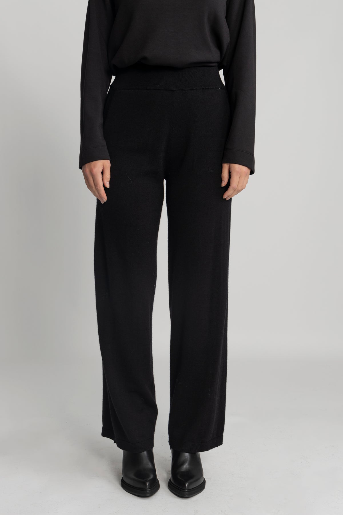 Hella Hw Knit Pants - Black