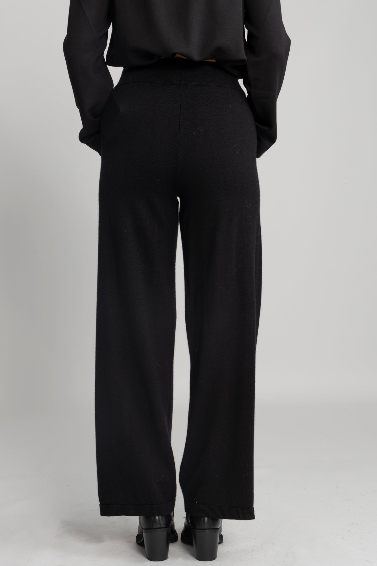 Hella Hw Knit Pants - Black