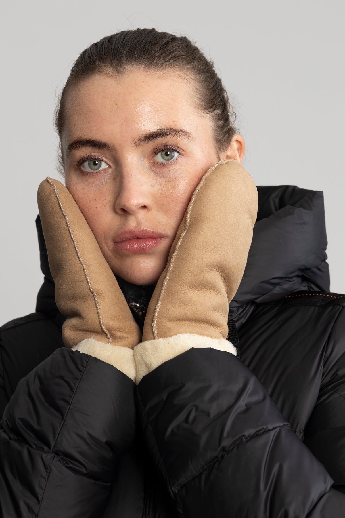 Shearling Mittens - Almond