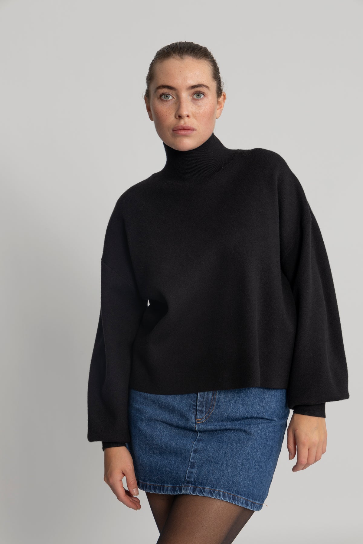 Mercy East M Pullover - Svart