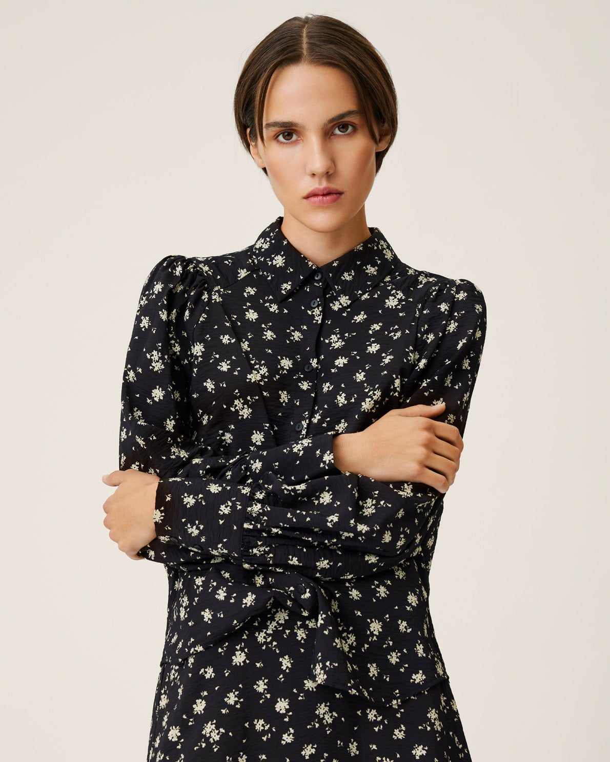 Nathasia Ladonna Shirt Aop - Black Flower