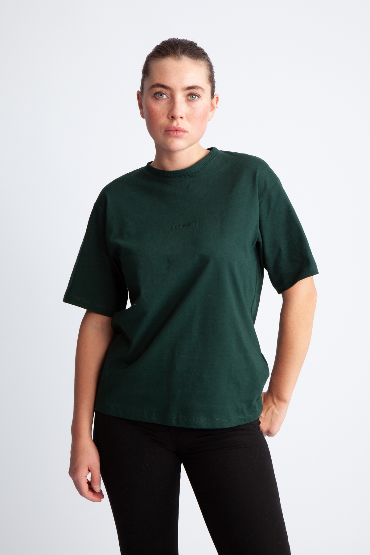 Lisa Hankie SS O-Neck Tee - Scarab