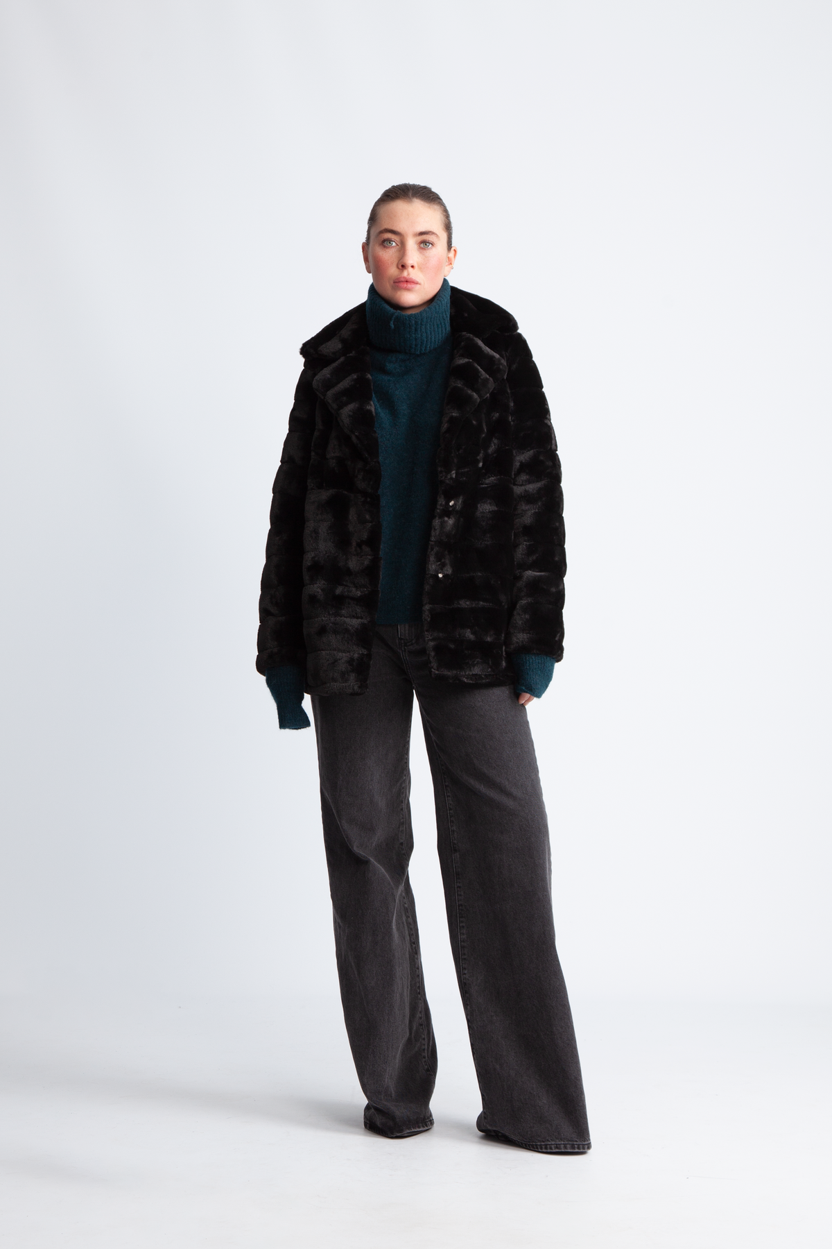 Bailey Faux Fur Coat Short - Svart